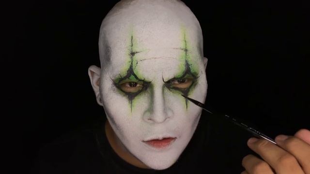 UV SCARY CLOWN | HALLOWEEN COSTUME MAKEUP TUTORIAL смотреть онлайн