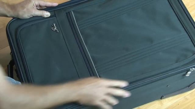 Is Your Luggage Safe from airport security? смотреть онлайн