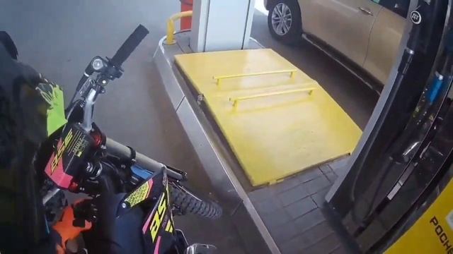 Порвал Джерси ,падения ,стант) смотреть онлайн