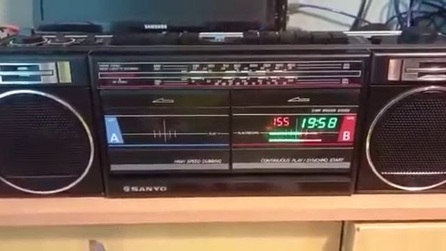 SANYO M W703K BLACK Часть 3. USB/FM/Bluetooth/AUX/Remote control/LED indicator/CIOCK смотреть онлайн