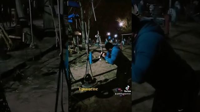 Разгибание рук в наклоне (трицепс, кроссовер) смотреть онлайн