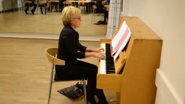 Vot kto-to s gorochki spustilsja смотреть онлайн