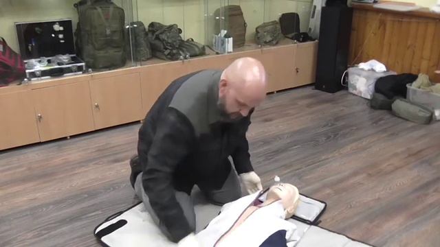 Сердечно легочная реанимация | Проведение сердечно легочной реанимации | Спасение человека смотреть онлайн