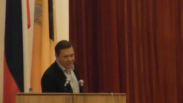 Михаил Сусов вручает сертификат смотреть онлайн