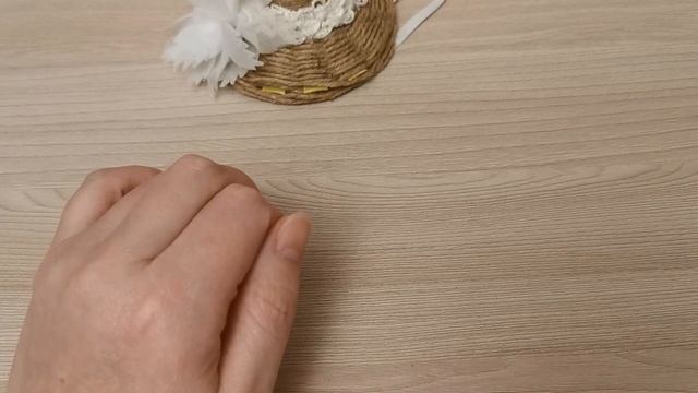 Антивандальная соломенная шляпка для куклы своими руками - с ней смогут играть даже маленькие дети! смотреть онлайн