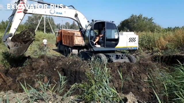 ЭКСКАВАТОР ЕК 14-20 RM,ГРУЗИМ ГРУНТ ОДИН ЭКСКАВАТОР И ПЯТЬ САМОСВАЛОВ??? смотреть онлайн
