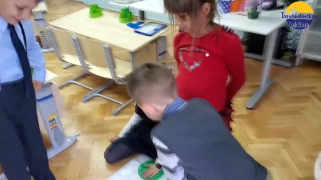 Play and learn English! Учим английский, играя! смотреть онлайн