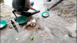 Добыча золота самородки Где и Как найти в реке ручье