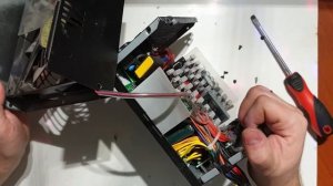 Блок питания для компьютера Chieftec 750вт не работает. Красивый снаружи, не очень внутри.