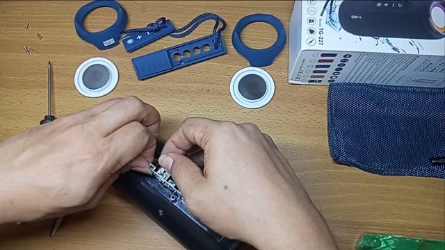 T&G TG227 (TEARDOWN / DISASSEMBLY) BLUETOOTH SPEAKER смотреть онлайн