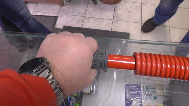 Анатольевич закрывает Haoying Red 110kg держа кисти вплотную к пружине и на десерт золотой смотреть онлайн