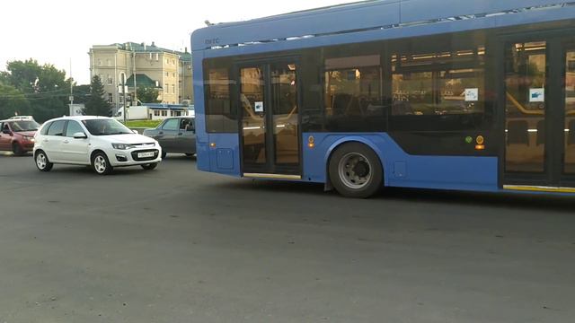ТРОЛЛЕЙБУС АДМИРАЛ ВЫЕЗЖАЕТ С МОСТА САРАТОВ-ЭНГЕЛЬС НА АВТОНОМНОМ ХОДУ смотреть онлайн