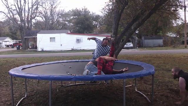 BACKYARD BEAT DOWN HALLOWEEN EDITION PART 3! Triple Threat Devils Playground Match! смотреть онлайн