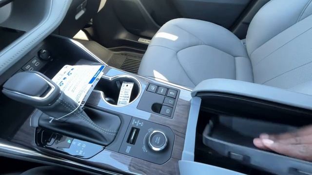 2023 Toyota Highlander Limited Turbo AWD POV Test Drive & Review смотреть онлайн