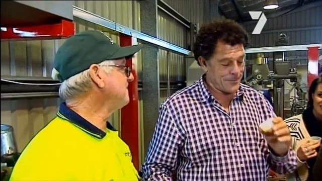 Sydney Weekender explores Extra Virgin Olive Oil Processing at Fedra Olive Grove in Collector, NSW смотреть онлайн