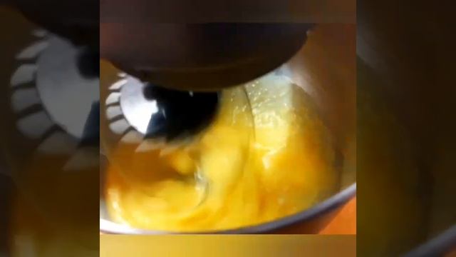 Шарлотка с яблоками. Пышная, вкуснейшая и простая в приготовлении. Советую. смотреть онлайн