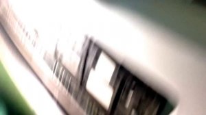 Открываем капот Nissan с улицы