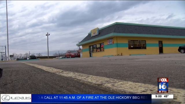 Employees react to fatal stabbing outside Pine Bluff restaurant смотреть онлайн