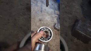 первая поломка на квадроцикле зим 200.погнуло вал))))