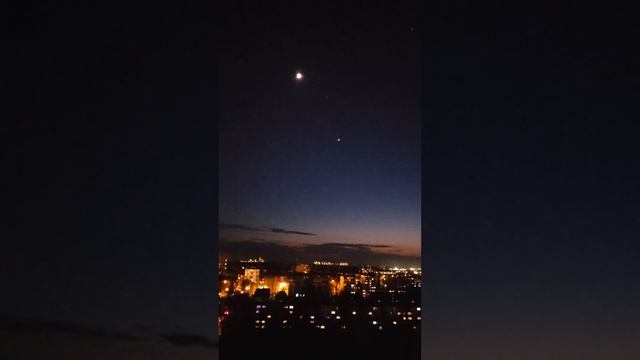 Парад планет. Венера и луна над Киевом, 24.04.2023 смотреть онлайн