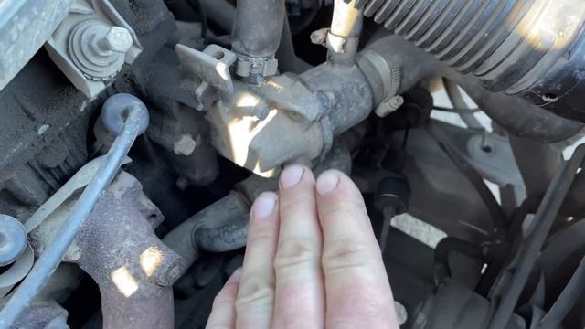 Как настроить высоту педали сцепления на Рено Логан #лайфхак