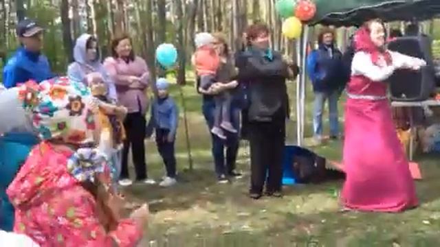 Майский праздник смотреть онлайн
