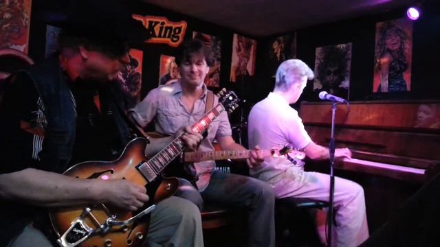 Valery Geluta and Denis Mazhukov perfoming Fats Domino "I'm ready" смотреть онлайн