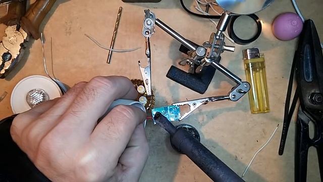 Самодельная светодиодная лампа 6W. смотреть онлайн