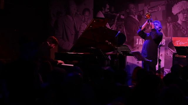 7. Polkadots and Moonbeans (Johnny Burke) / EDN Jazz Quintet feat. Valentina Camilleri смотреть онлайн