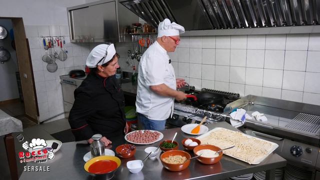 Rocco e i suoi fornelli in tour - Puntata 17 - Sersale смотреть онлайн