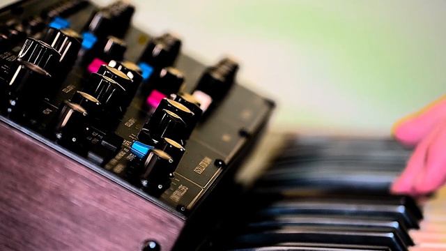 Classic on Behringer Model D. Oxygene. смотреть онлайн