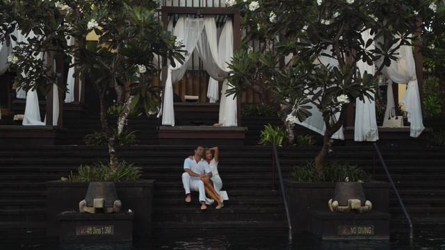 Love Story Bali. Helen & Andrew #поживемуморя #LeatsLiveAtTheSea смотреть онлайн