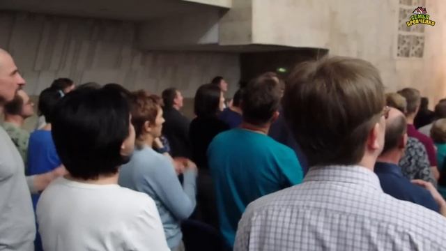 Воскресный день. Выходной. Стрижка. Служба. Подарки. И др. (09.22г.) Семья Бровченко. смотреть онлайн