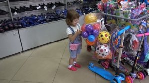 VLOG На что копила Катя. Алиса плачет, меряем одежду