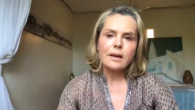 Natural remedies for anxiety and more | Liz Earle Wellbeing смотреть онлайн