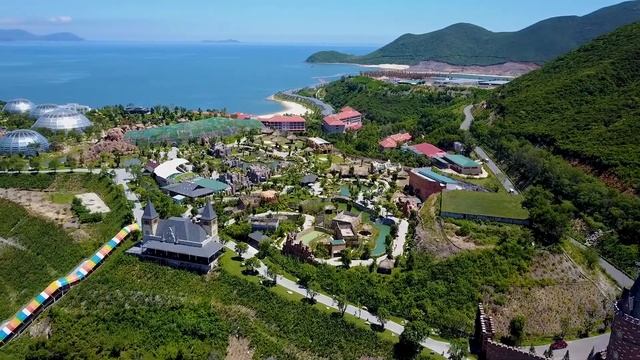Vinpearl Theme park Vietnam, Nha Trang's island (4K Drone view) смотреть онлайн