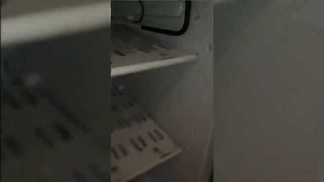 Ремонт холодильника Indesit с утечкой фреона,установка плачущего навесного испарителя. смотреть онлайн