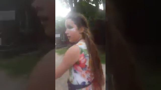 РИАКЧИЯ ЛЮДЕЙ НА ПАЧИ ПОД ГЛАЗА/Sin мар смотреть онлайн