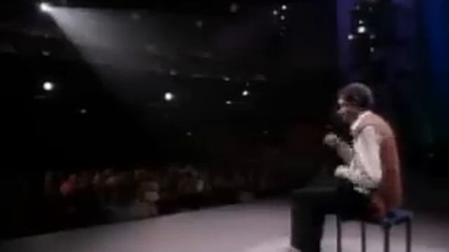 Мистер Бин  играет на невидимых барабанах