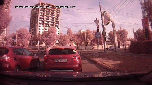 Едем на красный по ул.Ворошилова Воронеж