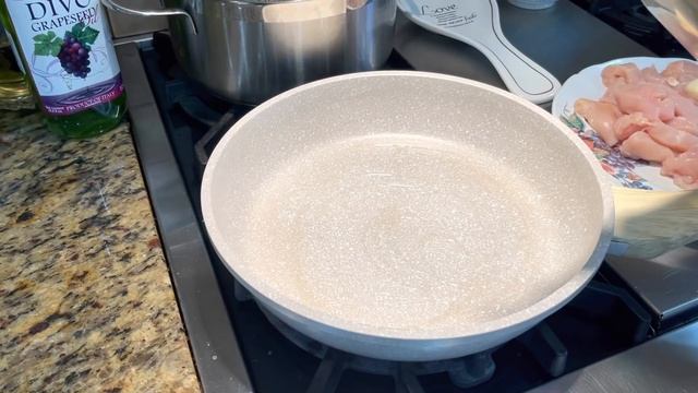 Фетучини с курицей и пастой песто смотреть онлайн