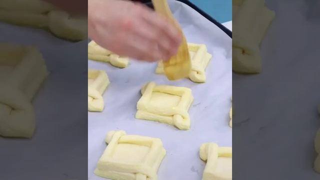 Суперская идея для закуски из слοёнοгο теста! Слойки с любимой начинкой