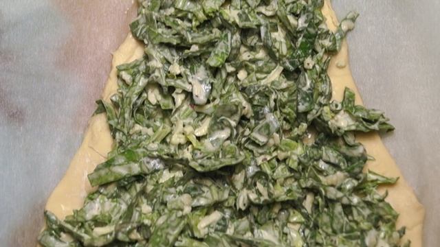 Пирог с сыром и зеленью Ёлочка. Простое новогоднее блюдо. Что приготовить на Новый год