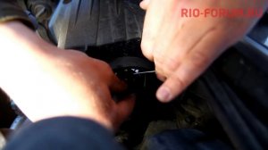 Лампа ближнего света. Замена на Kia Rio 2012 (Киа Рио 2012)