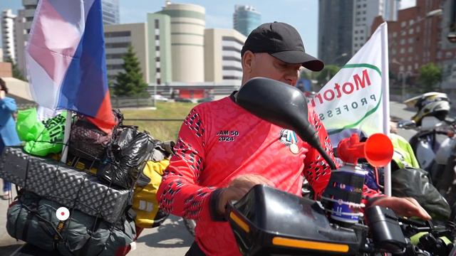 Из Новосибирска стартовал мотопробег в честь 50-летия БАМа смотреть онлайн