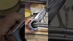 Ремонт смесителя с гигиеническим душем Ledeme.