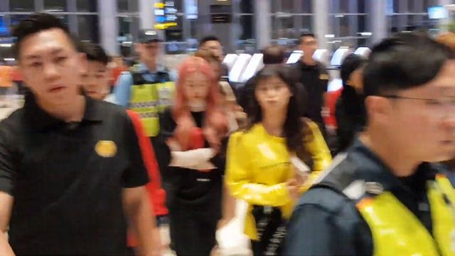191110 Momoland Singapore Changi Airport Departure KAMP Global Singapore 2019 смотреть онлайн
