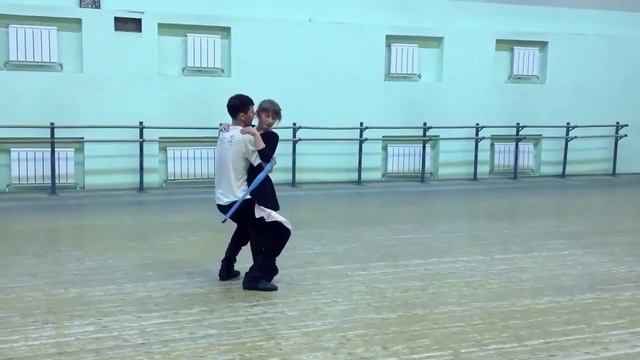 ТАТАРСКИЙ ТАНЕЦ -ПЕРВЫЙ ПОЦЕЛУЙ --АЙНУР И ДИЛЯРА-РЕПЕТИЦИЯ.