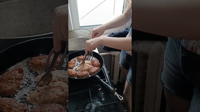 Даша помогает готовить. Доминика тоже принимает участие. смотреть онлайн