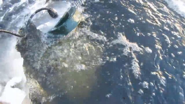 Пруд и лунка после нескольких морозных дней и ночей от -4 до -17 смотреть онлайн